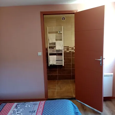 Hotel Brit Saint-quentin 2*