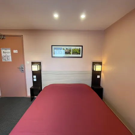 Hotel Brit Saint-quentin 2*