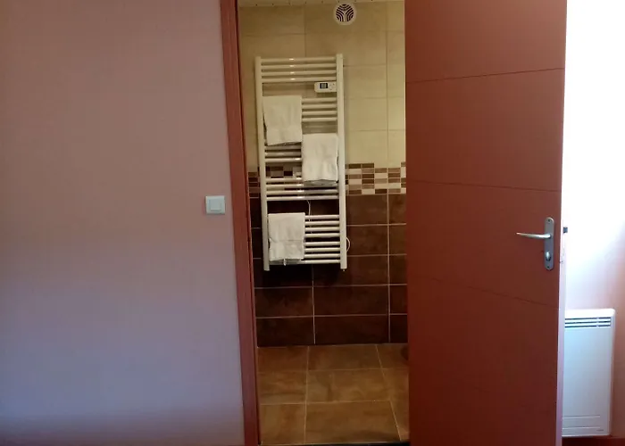 Hotel Brit Saint-quentin 2*