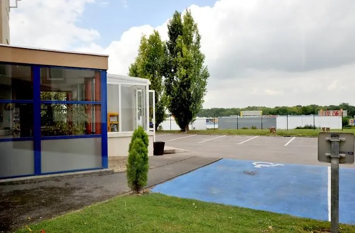 Brit Saint-quentin Hotel 2*